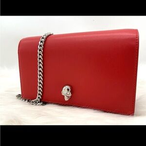 AUTHENTIC $920 Alexander McQueen Small SKULL Silver Chain Leather Shoulder Bag